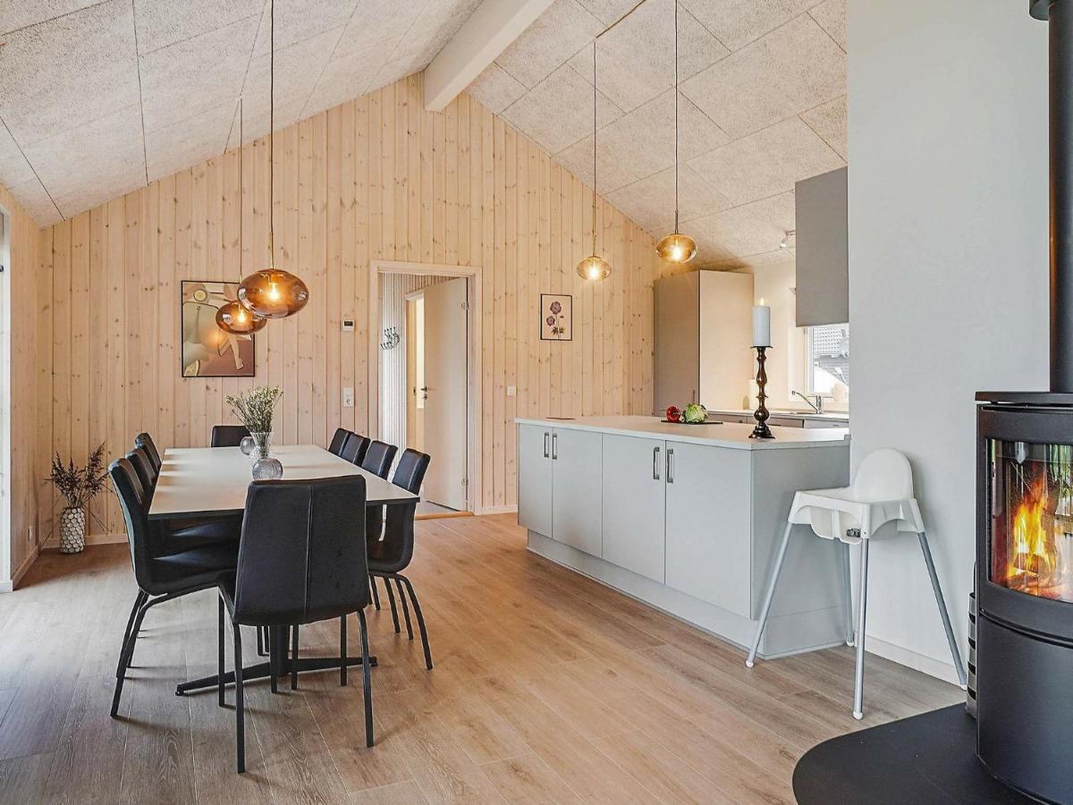 10 Person In Hasselberg Holiday home *